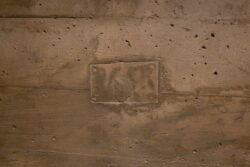 An der Tunnelwand